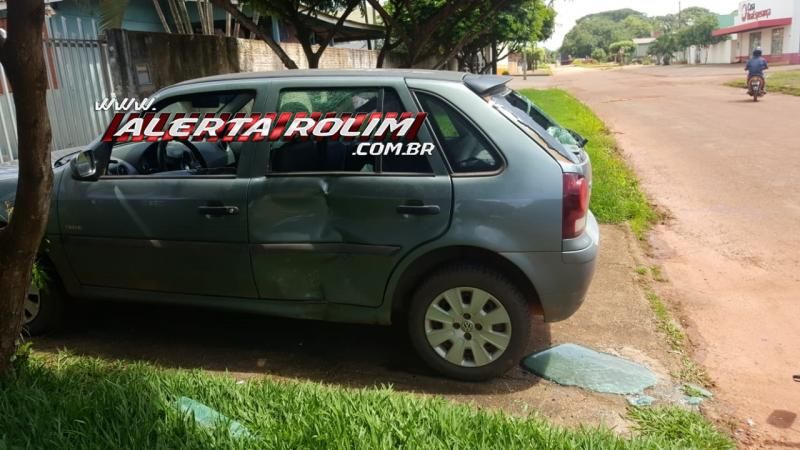 Rolim de Moura – Motociclista sofre grave ferimento na perna após colidir em carro no Bairro Cidade Alta